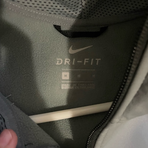 Nike basketball jacket - Picture 3 of 3